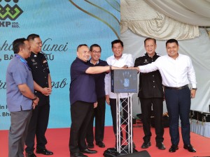 jkp-key-handover-elvina